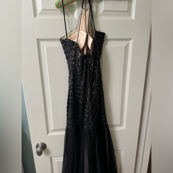 LM BY MIGNON | Black Sequin Halter Mermaid Trumpet Ball Gown Sz 0 - Picture 4 of 6